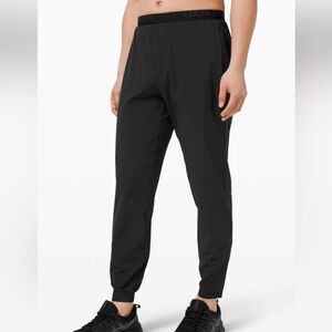 EUC lululemon men’s run state jogger